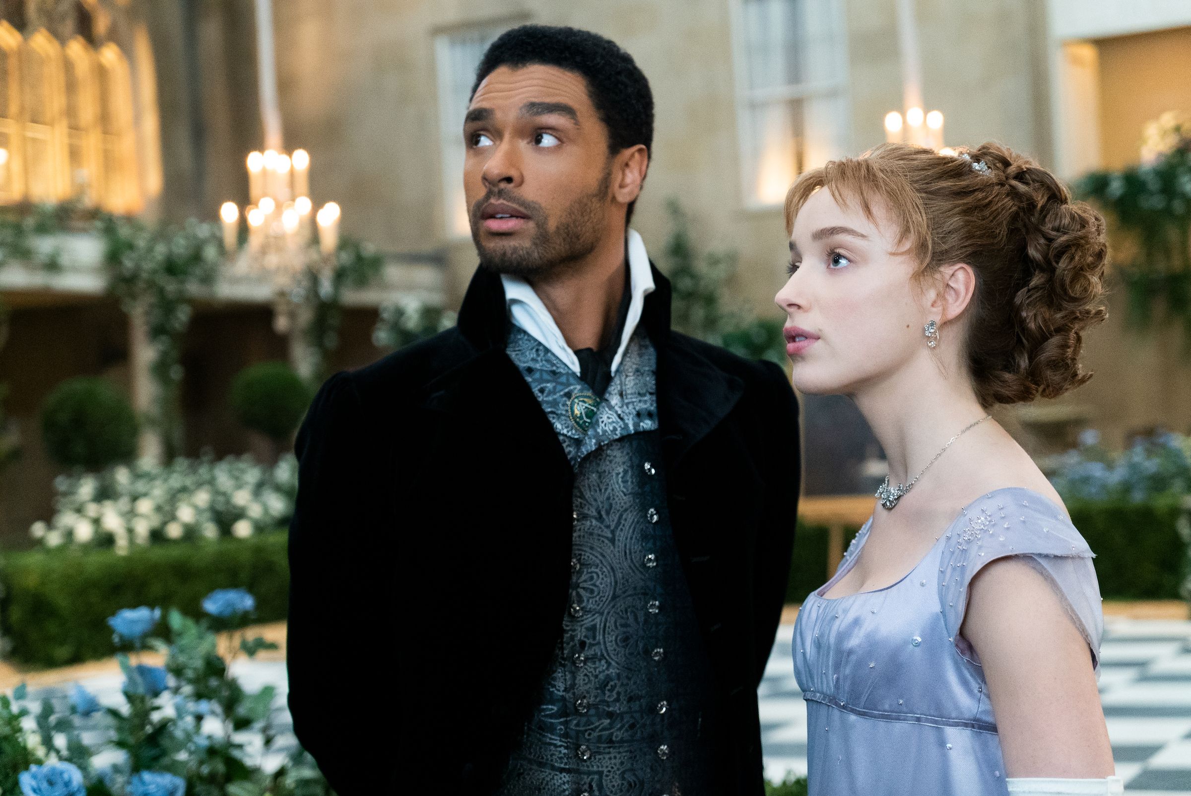regÉ jean page as simon basset and phoebe dynevor as daphne bridgerton in episode 108 of bridgerton