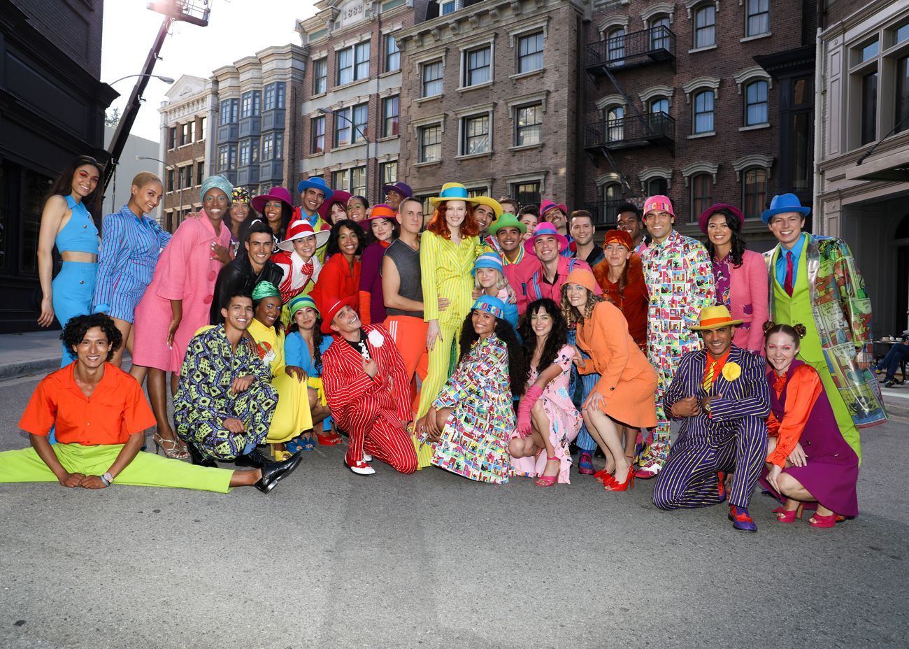 Moschino Resort 2021 karen elson in moschino