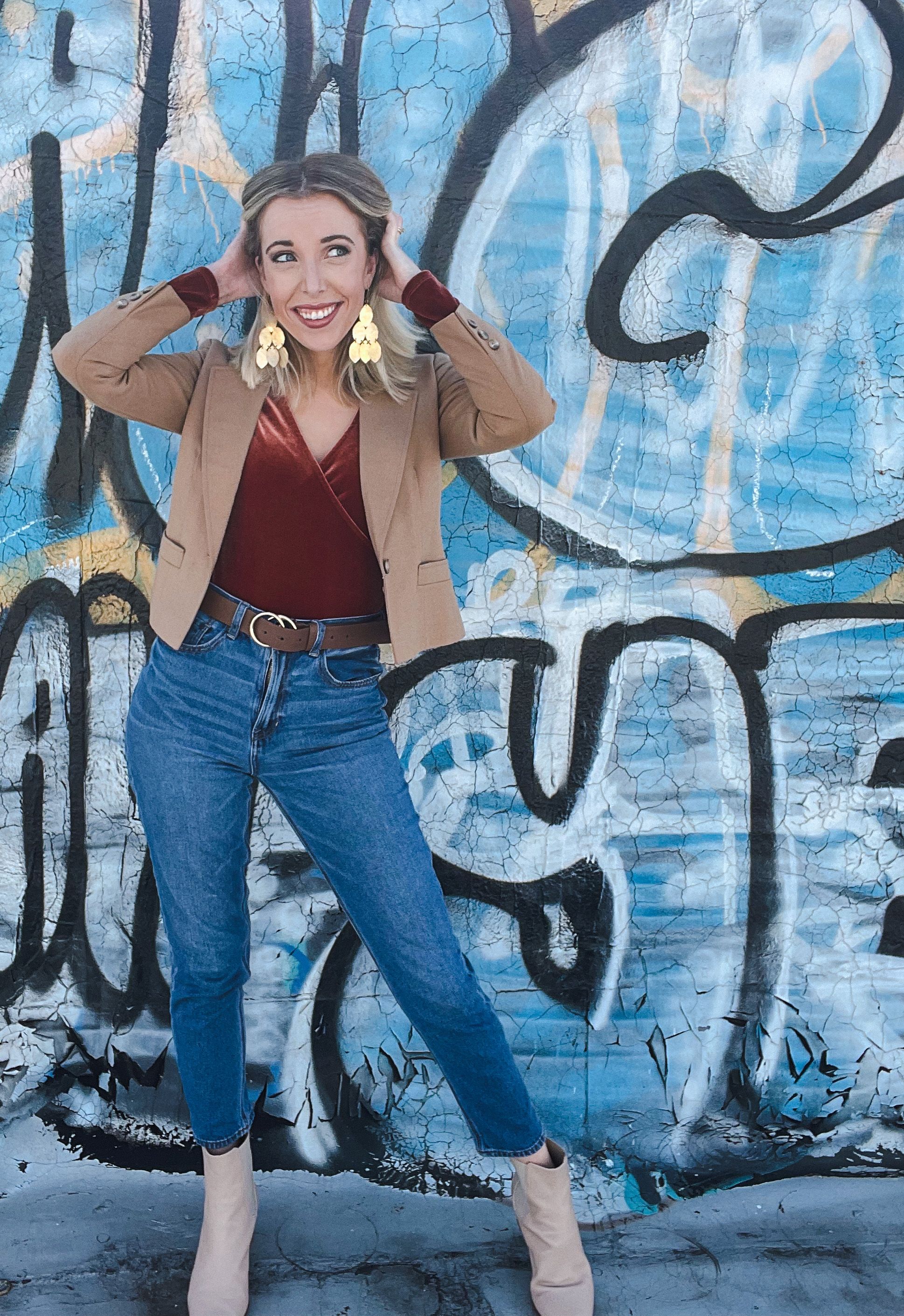 lauren puckett pope dressed as mallory pike from the babysitters club